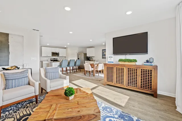 $2,600 | 1949 Tree Swallow Drive, Tallahassee, FL 32311