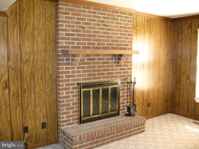 6172 Howells Road Alexandria, VA 22310 - Photo 12 of 30 Family Room