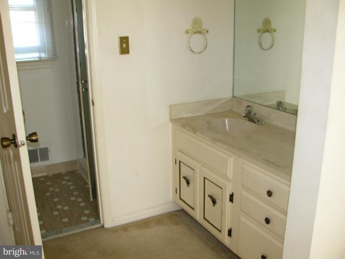 6172 Howells Road Alexandria, VA 22310 - Photo 23 of 30 Bath (Master)