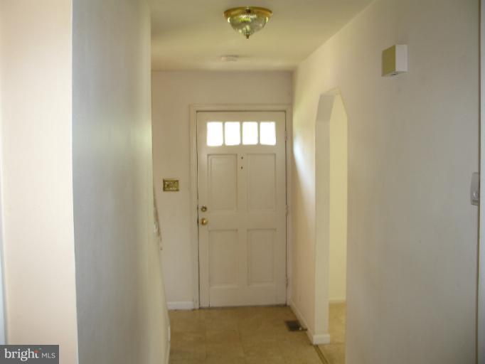 6172 Howells Road Alexandria, VA 22310 - Photo 25 of 30 Interior (General)
