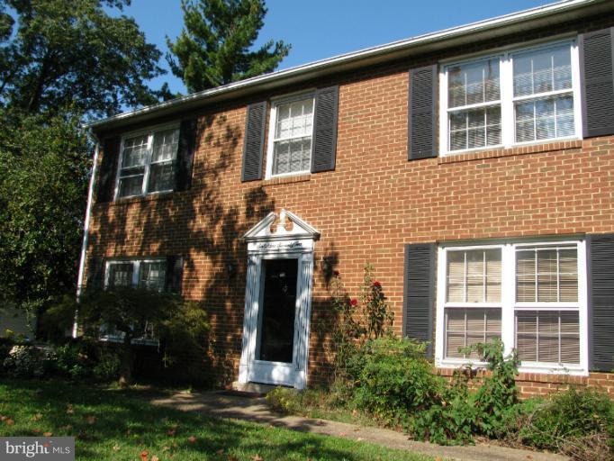 6172 Howells Road Alexandria, VA 22310 - Photo 29 of 30 Exterior (Front)