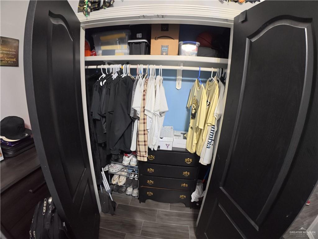 321 Gladiola Drive Edcouch, TX 78538 - Photo 8 of 29 a view of walk in closet
