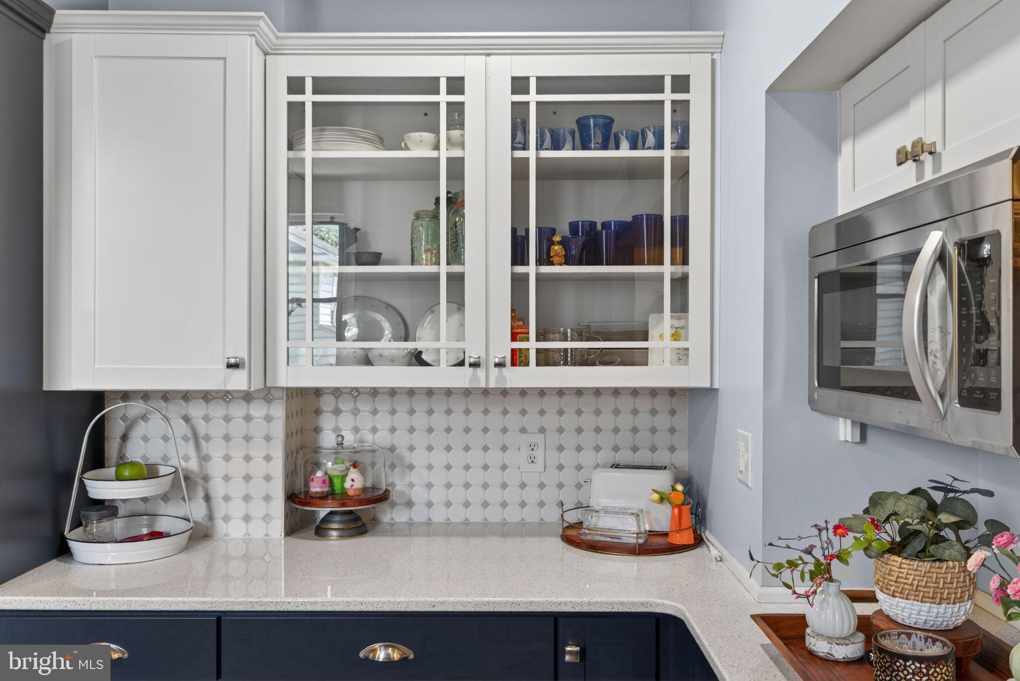 590 Monroe Street Harrisburg, PA 17113 - Photo 18 of 48 Highlighted w/glass front cabinets