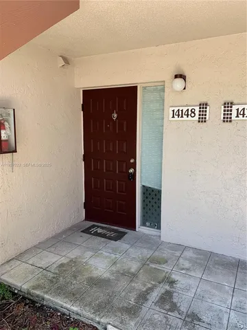 $1,900 | 14148 Southwest 93rd Lane, Unit 14148, Miami, FL 33186