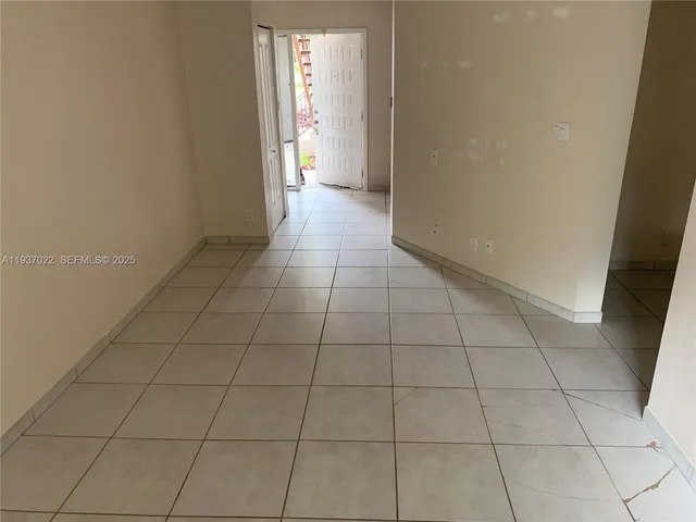 $1,900 | 14148 Southwest 93rd Lane, Unit 14148, Miami, FL 33186