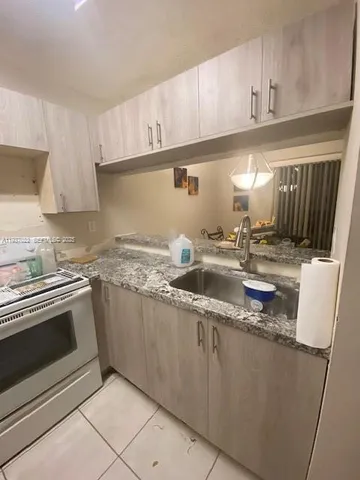 $1,900 | 14148 Southwest 93rd Lane, Unit 14148, Miami, FL 33186