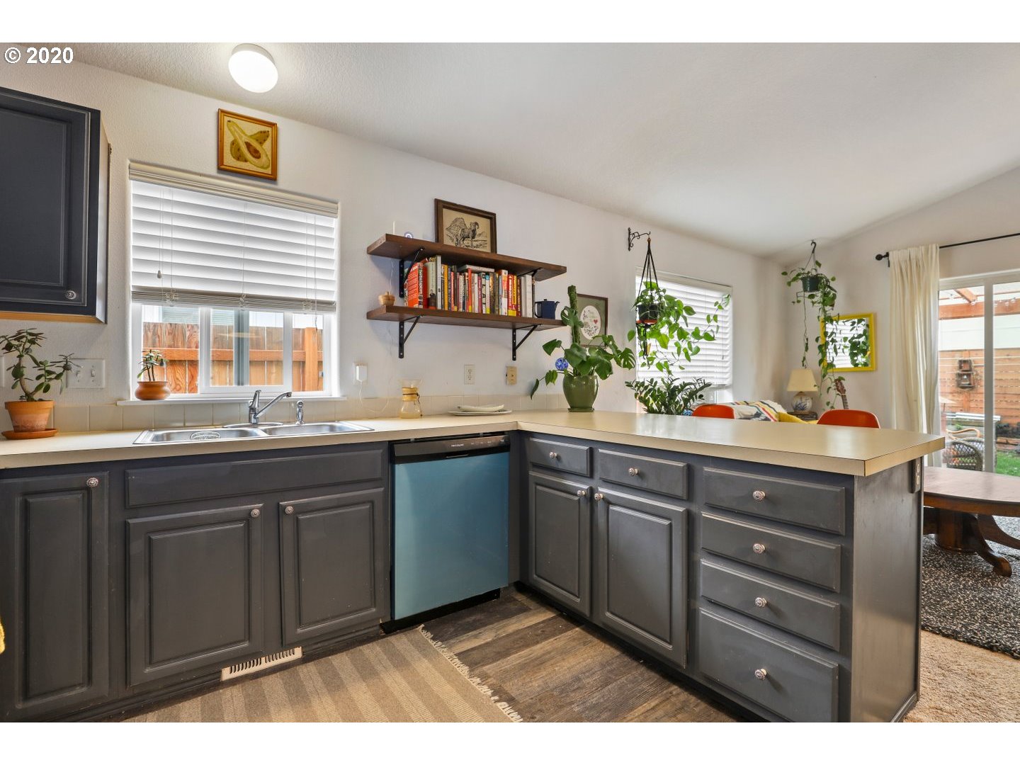 11756 Southeast Oak Street Portland, OR 97216 - Photo 9 of 30