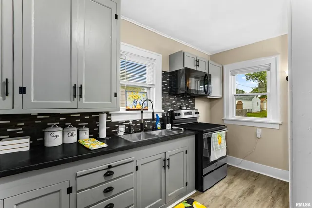 $95,000 | 2606 North Wisconsin Avenue, Peoria, IL 61603