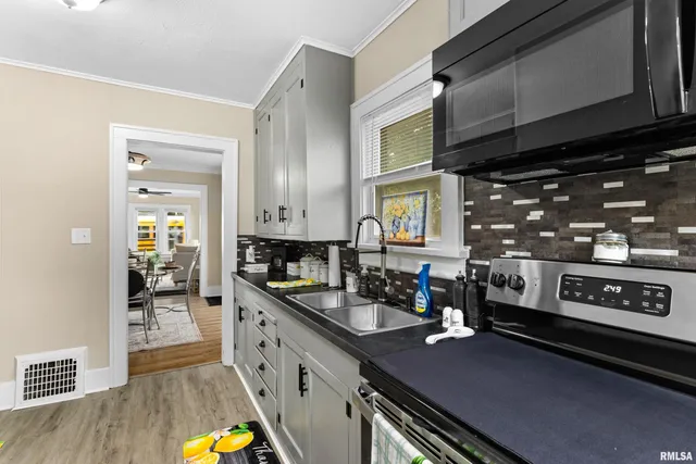 $95,000 | 2606 North Wisconsin Avenue, Peoria, IL 61603