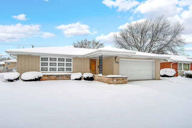 $339,000 | 9620 South Keeler Avenue, Oak Lawn, IL 60453