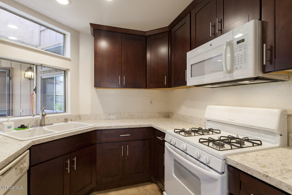 1754 Sinaloa Road, Unit 175 Simi Valley, CA 93065 - Photo 4 of 19 SinaloaVilla_Low-7