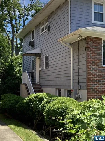 $2,500 | 2430 6th Street, Unit 2, Fort Lee, NJ 07024