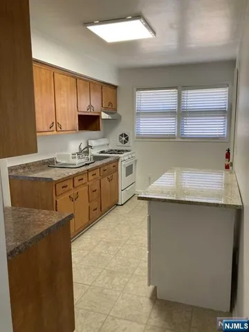 $2,500 | 2430 6th Street, Unit 2, Fort Lee, NJ 07024
