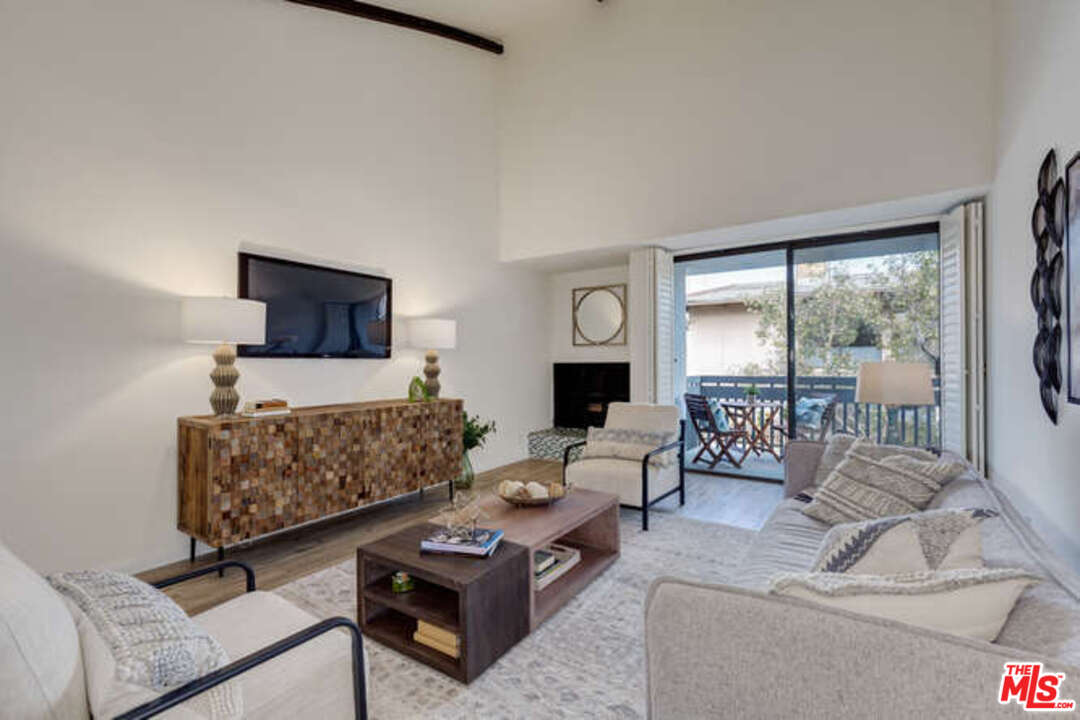 1830 Westholme Avenue, Unit 305, Los Angeles, CA 90025 Compass