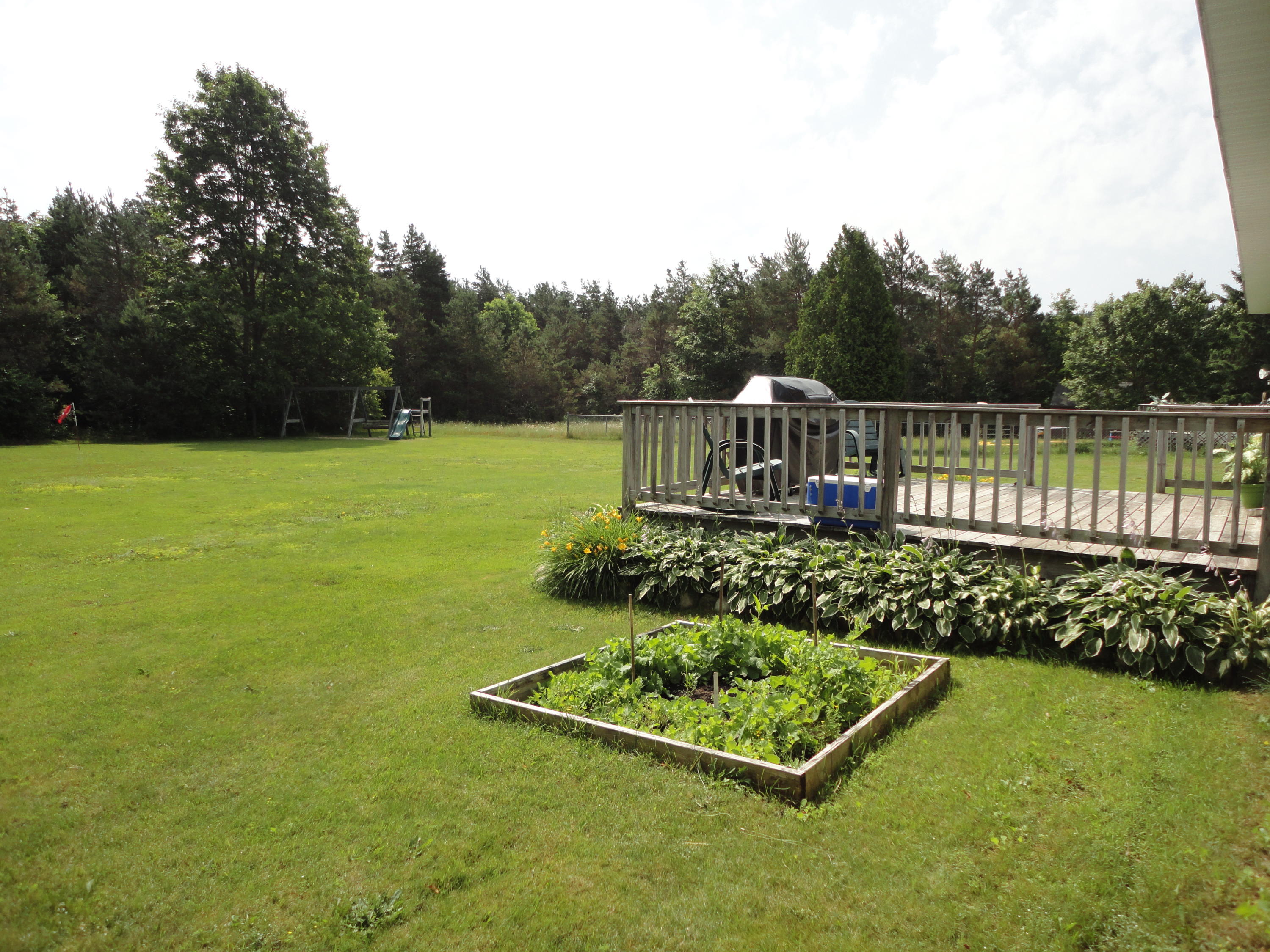 137 Old Colony Road Gaylord, MI 49735 - Photo 4 of 27 Gallery Image 4