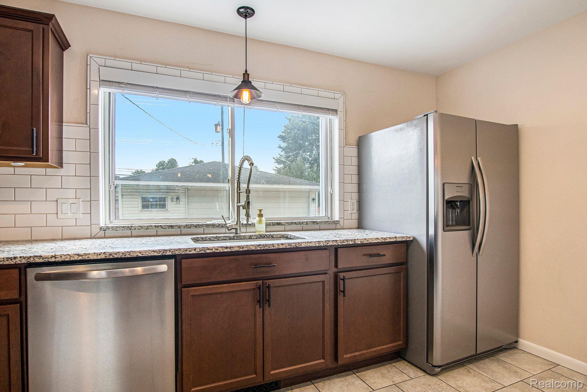 4246 Martin Road Warren, MI 48092 - Photo 9 of 26 Gallery Image 9