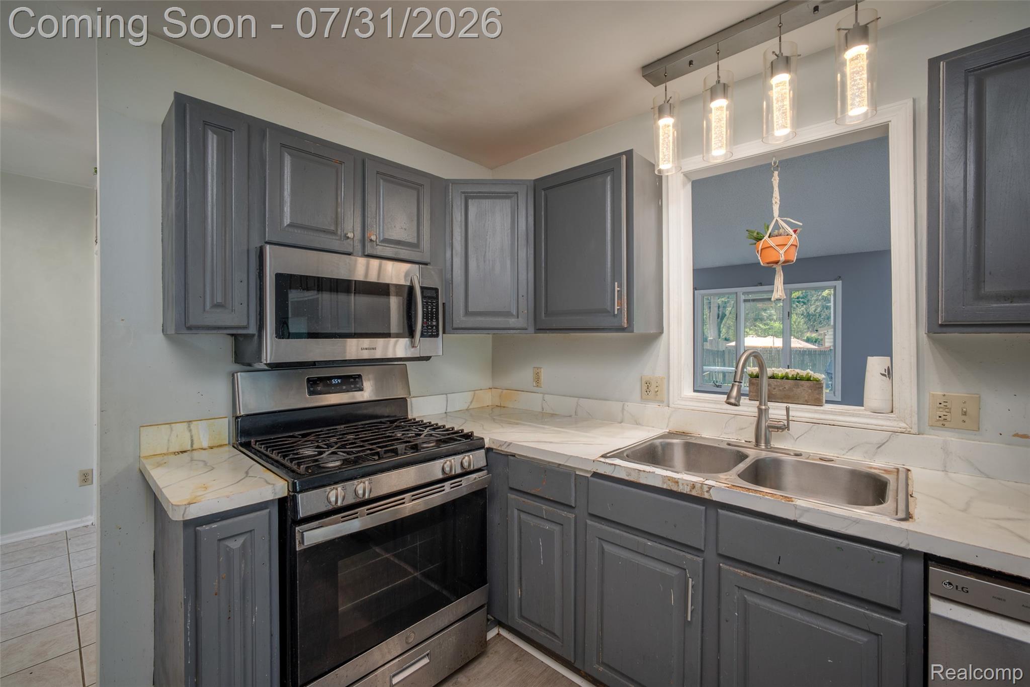 26085 Superior Road Taylor, MI 48180 - Photo 9 of 25 9.jpg