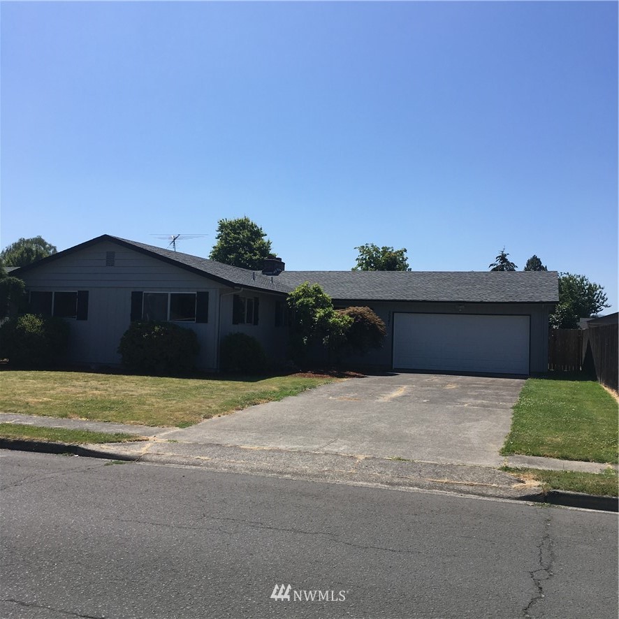 3241 Maple Street Longview, WA 98632 - Photo 1 of 20 Gallery Image 1