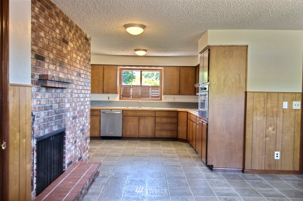 3241 Maple Street Longview, WA 98632 - Photo 2 of 20 Gallery Image 2