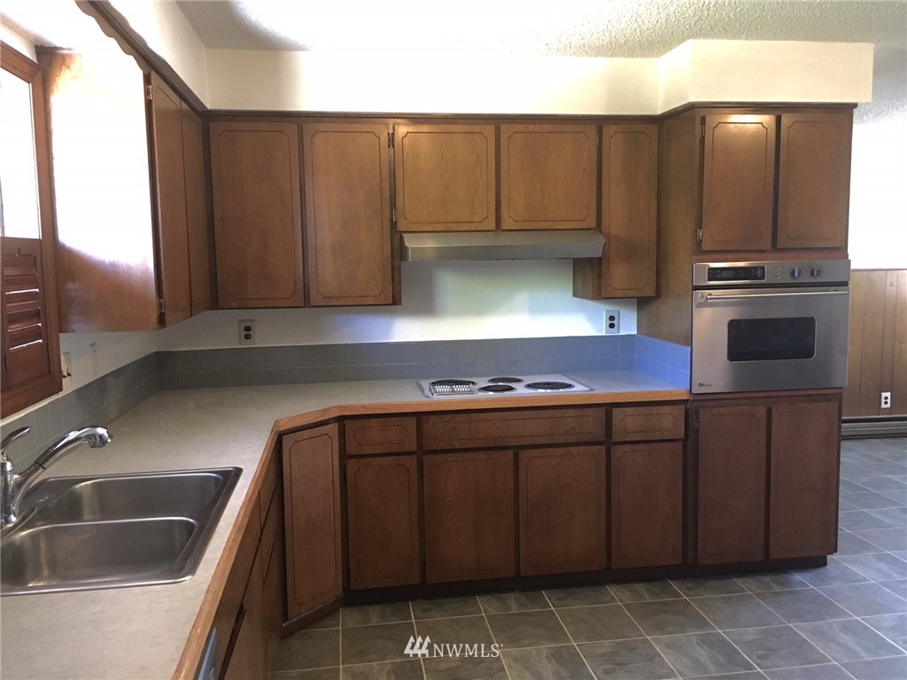 3241 Maple Street Longview, WA 98632 - Photo 3 of 20 Gallery Image 3