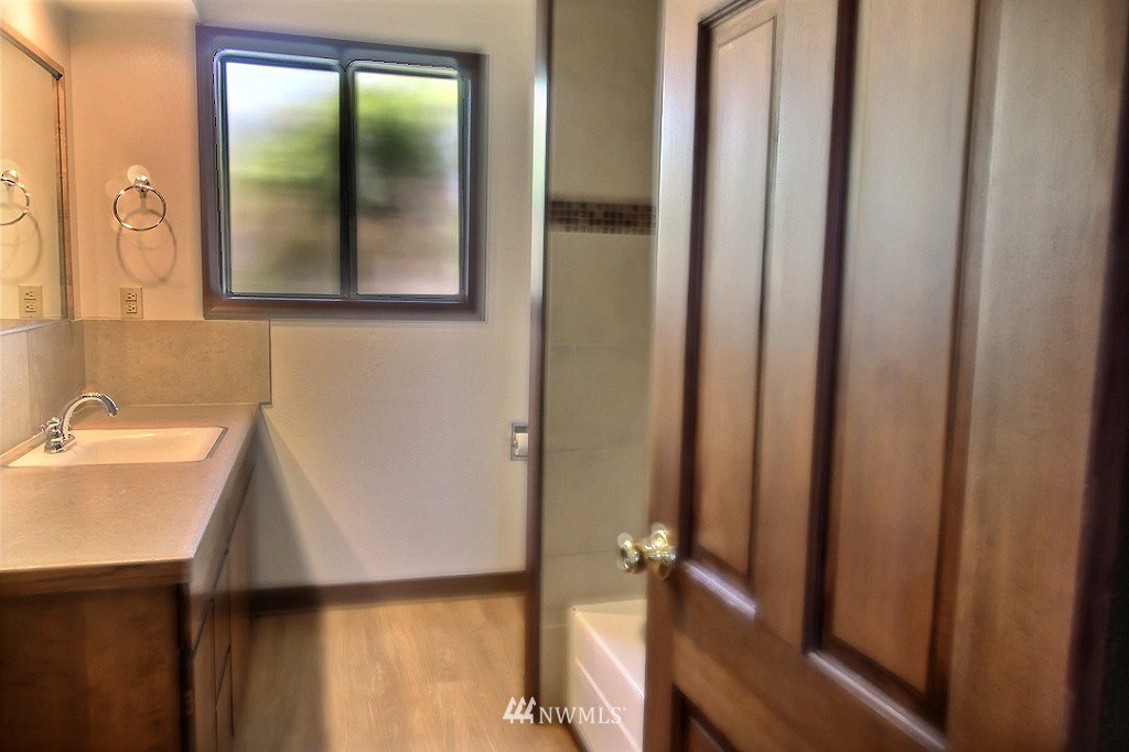 3241 Maple Street Longview, WA 98632 - Photo 8 of 20 Gallery Image 8