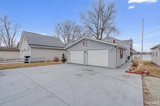 $649,000 | 2122 Wolfs Point Drive, Rochester, IN 46975