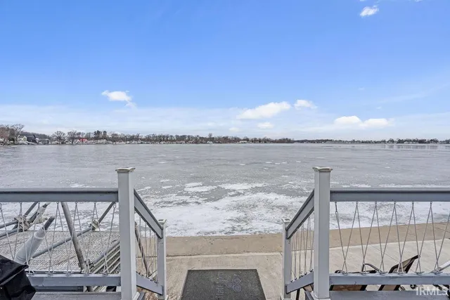 $649,000 | 2122 Wolfs Point Drive, Rochester, IN 46975