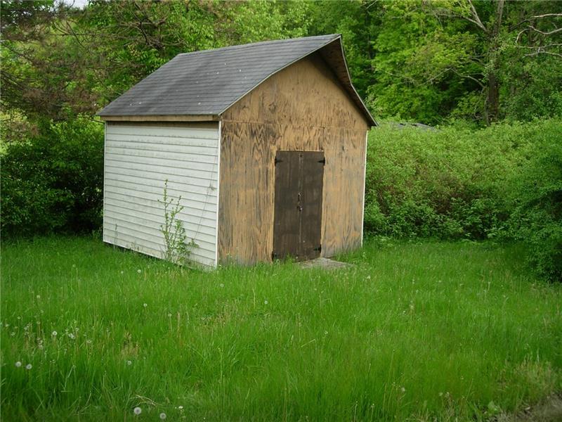 836 Gardner Center Road New Castle, PA 16101 - Photo 4 of 8
