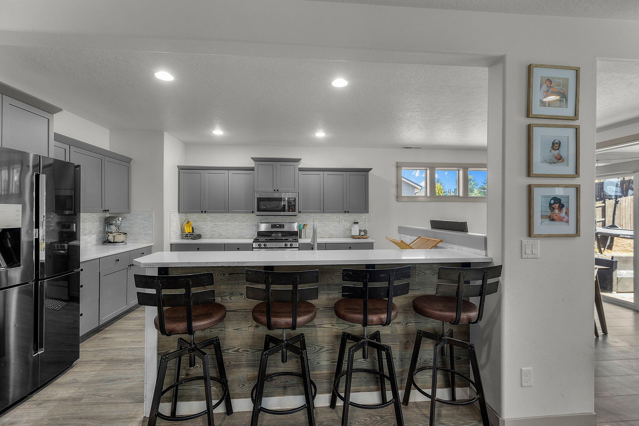 4476 Southwest Salmon Place Redmond, OR 97756 - Photo 14 of 43 2024_09_27_4476_sw_salmon_pl_rdm-28