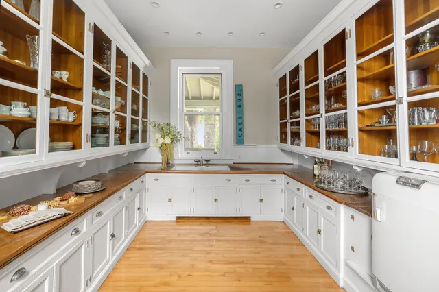 $22,900,000 | 1044 Grosse Point Road, Ferrisburgh, VT 05456