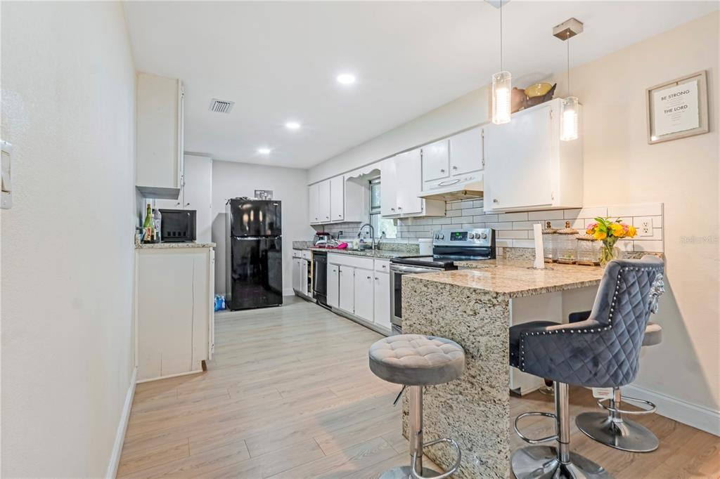 461 Vihlen Road Sanford, FL 32771 - Photo 5 of 28