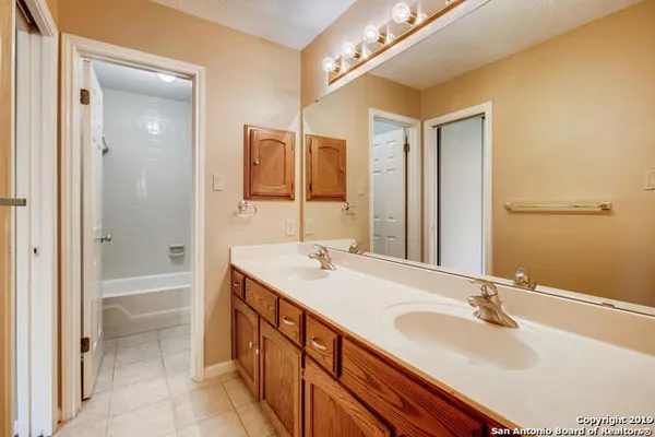 $2,450 | 8826 Lost Woods, San Antonio, TX 78240