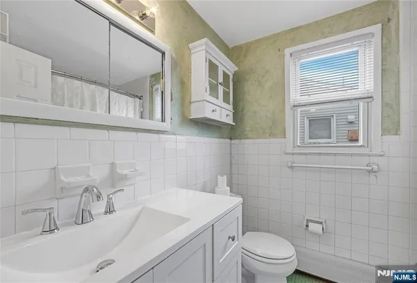 $2,900 | 38 Washington Avenue, Unit 2, Rutherford, NJ 07070