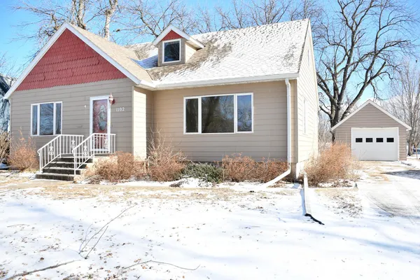 $265,000 | 1102 Grand Avenue, Worthington, MN 56187