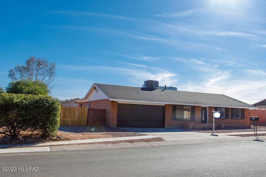 3401 West Green Ridge Drive Tucson, AZ 85741 - Photo 2 of 45