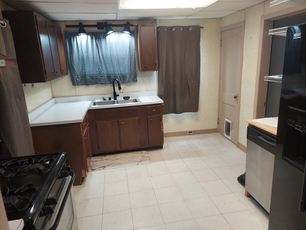908 Walnut Street Reno, PA 16343 - Photo 6 of 13 Gallery Image 6