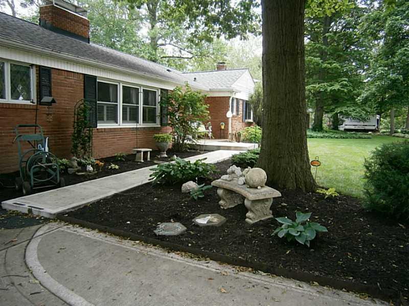 6245 Breamore Road Indianapolis, IN 46220 - Photo 3 of 22 Gallery Image 3