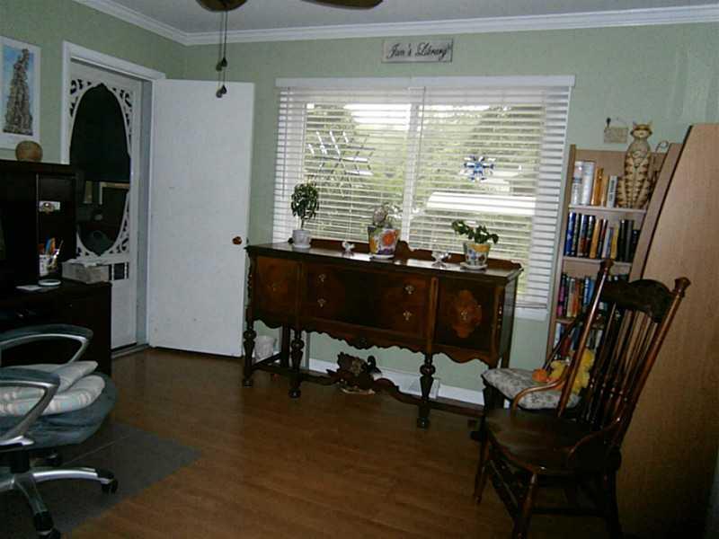 6245 Breamore Road Indianapolis, IN 46220 - Photo 10 of 22 Gallery Image 10