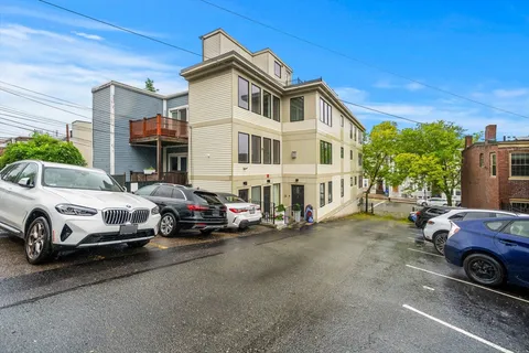 $1,049,000 | 435 East 3rd Street, Unit 2, Boston, MA 02127