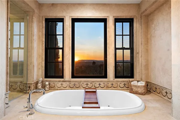 $4,295,000 | 2 Galaxy Isle, Ladera Ranch, CA 92694