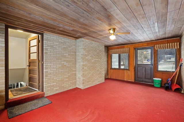 28W777 Garys Mill Road Winfield, IL 60190 - Photo 21 of 47 a view of an empty room with a window