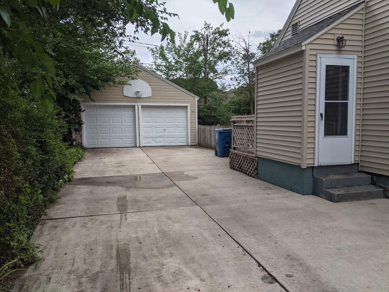 3020 Roosevelt Road Muskegon, MI 49441 - Photo 7 of 38 PXL_20230726_212016594