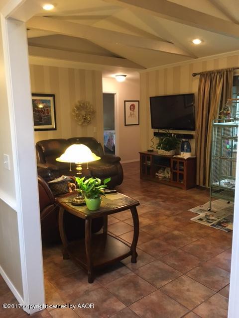 2824 John Drive Amarillo, TX 79110 - Photo 2 of 14 IMG_3517LR1