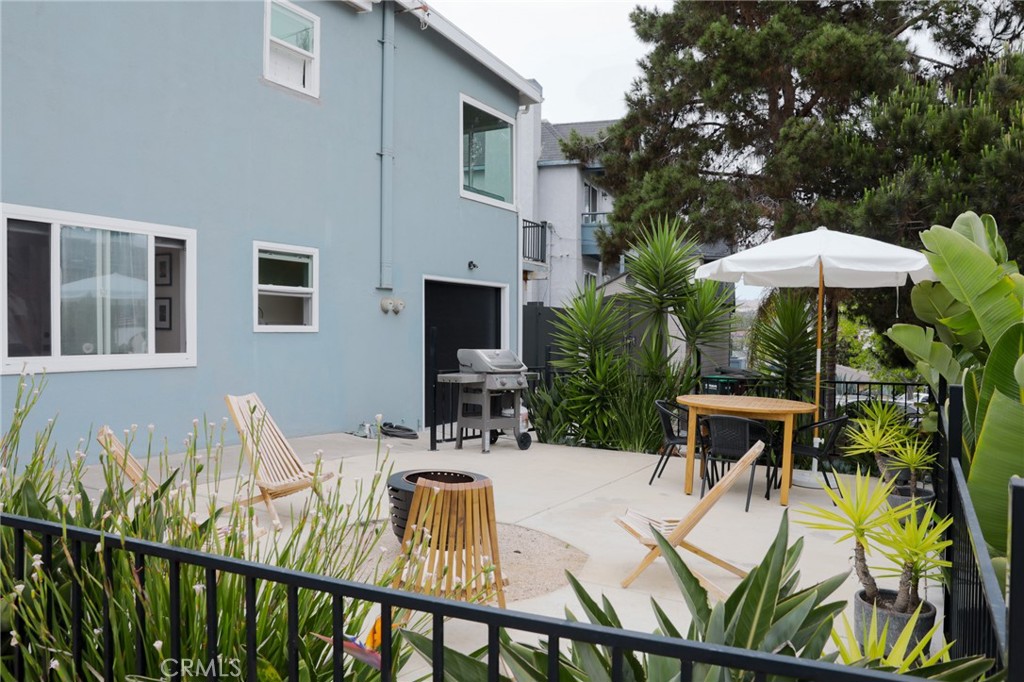 160 Avenida Florencia, Unit B San Clemente, CA 92672 - Photo 1 of 48 a view of an outdoor space with furniture