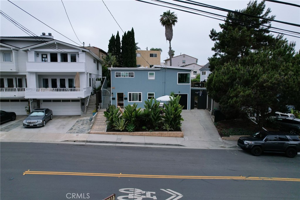 160 Avenida Florencia, Unit B San Clemente, CA 92672 - Photo 29 of 48 a view of multiple houses with a street