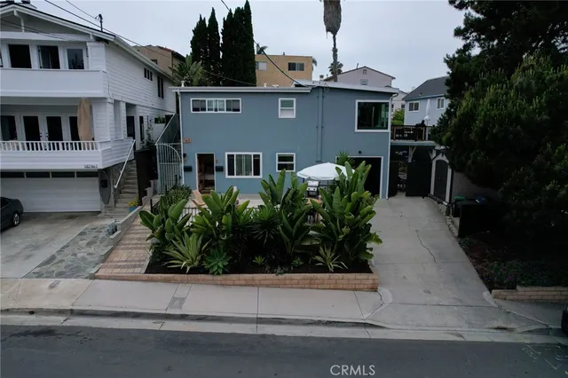 an aerial view of multiple houses