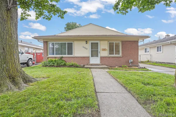$164,900 | 12400 Arcola Street, Livonia, MI 48150