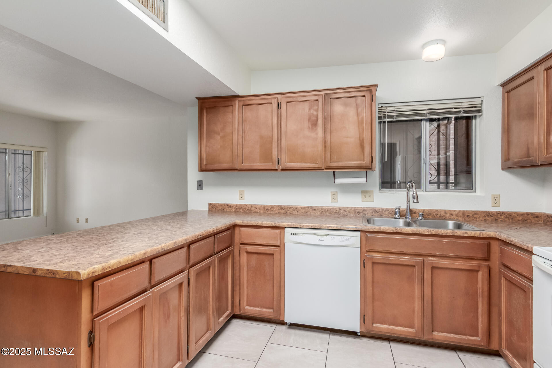 288 East Root Way Tucson, AZ 85705 - Photo 10 of 34