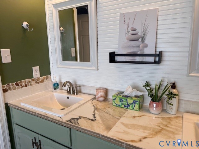 11283 Winding River Road Providence Forge, VA 23140 - Photo 19 of 40 Primary Bathroom sink