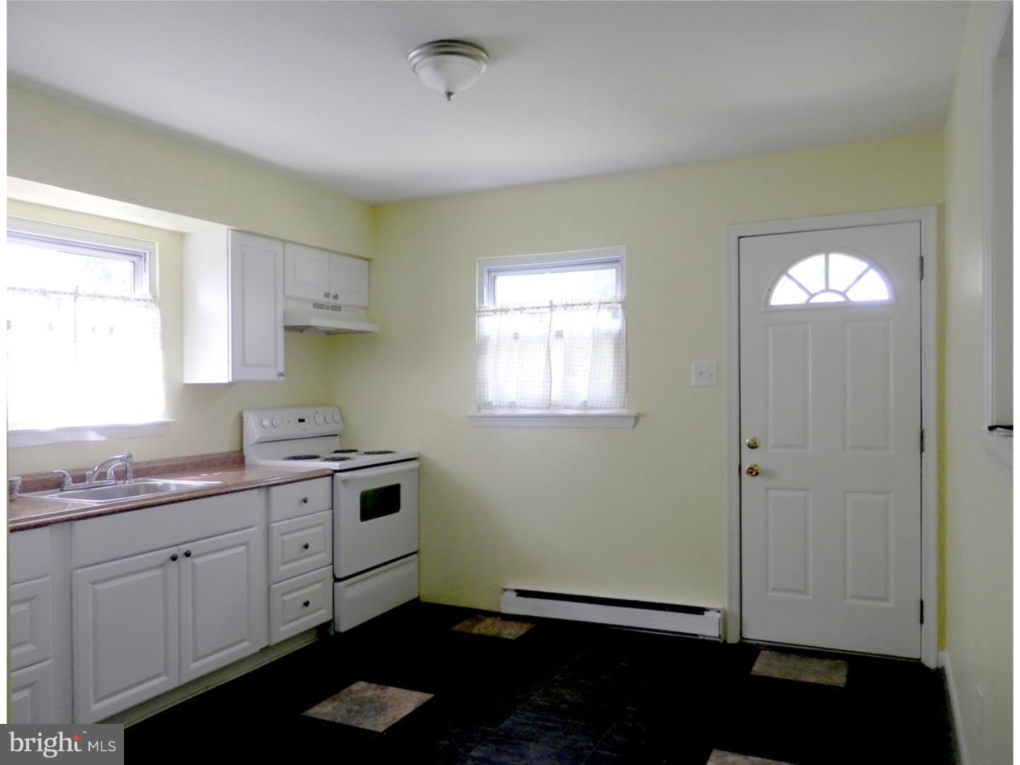 622 Filmore Street Riverside, NJ 08075 - Photo 6 of 12 Kitchen